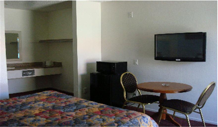 Scottish Inns Long Beach Phòng bức ảnh