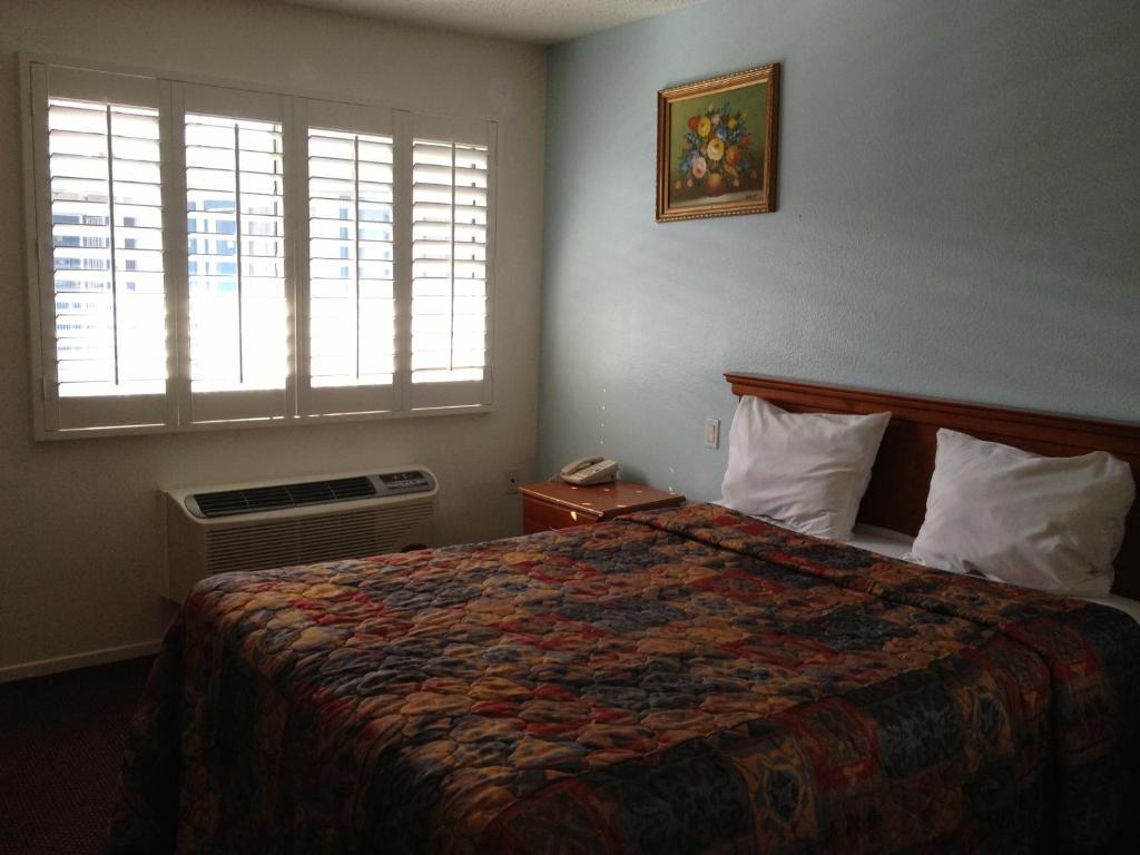 Scottish Inns Long Beach Phòng bức ảnh